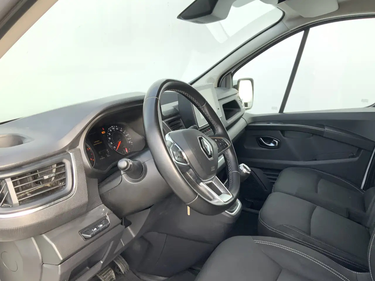 Renault Trafic 2.0 dCi 130 T30 L2H1 Work Edition Airco Cruise Nav - Fourgon utilitaire: photos 5 Renault Trafic 2.0 dCi 130 T30 L2H1 Work Edition Airco Cruise Nav - Fourgon utilitaire: photos 5