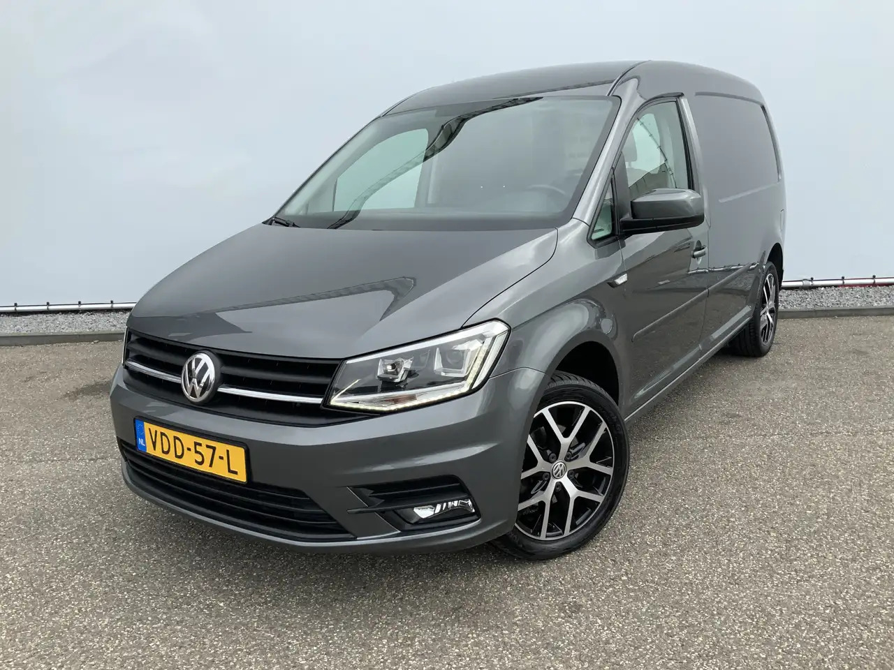 Volkswagen Caddy 2.0 TDI L2H1 AUTOMAAT BMT Maxi Exclusive Edition A - Fourgonnette: photos 1 Volkswagen Caddy 2.0 TDI L2H1 AUTOMAAT BMT Maxi Exclusive Edition A - Fourgonnette: photos 1