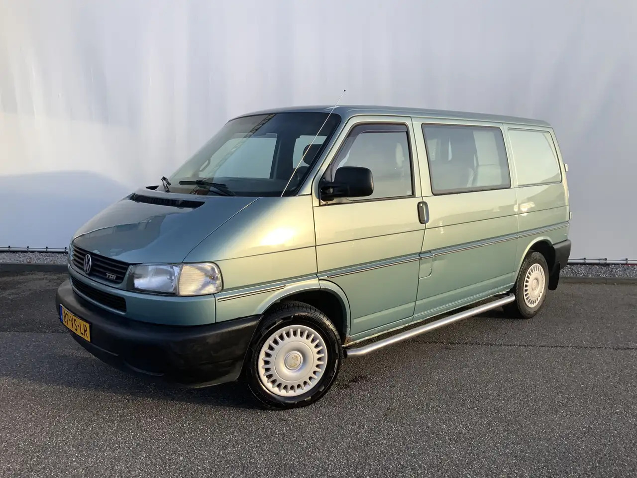 Volkswagen MARGE ! 2.5 TDI 292 Dub Cab 5 Zits Airco Cruise Tr - Utilitaire double cabine: photos 1 Volkswagen MARGE ! 2.5 TDI 292 Dub Cab 5 Zits Airco Cruise Tr - Utilitaire double cabine: photos 1