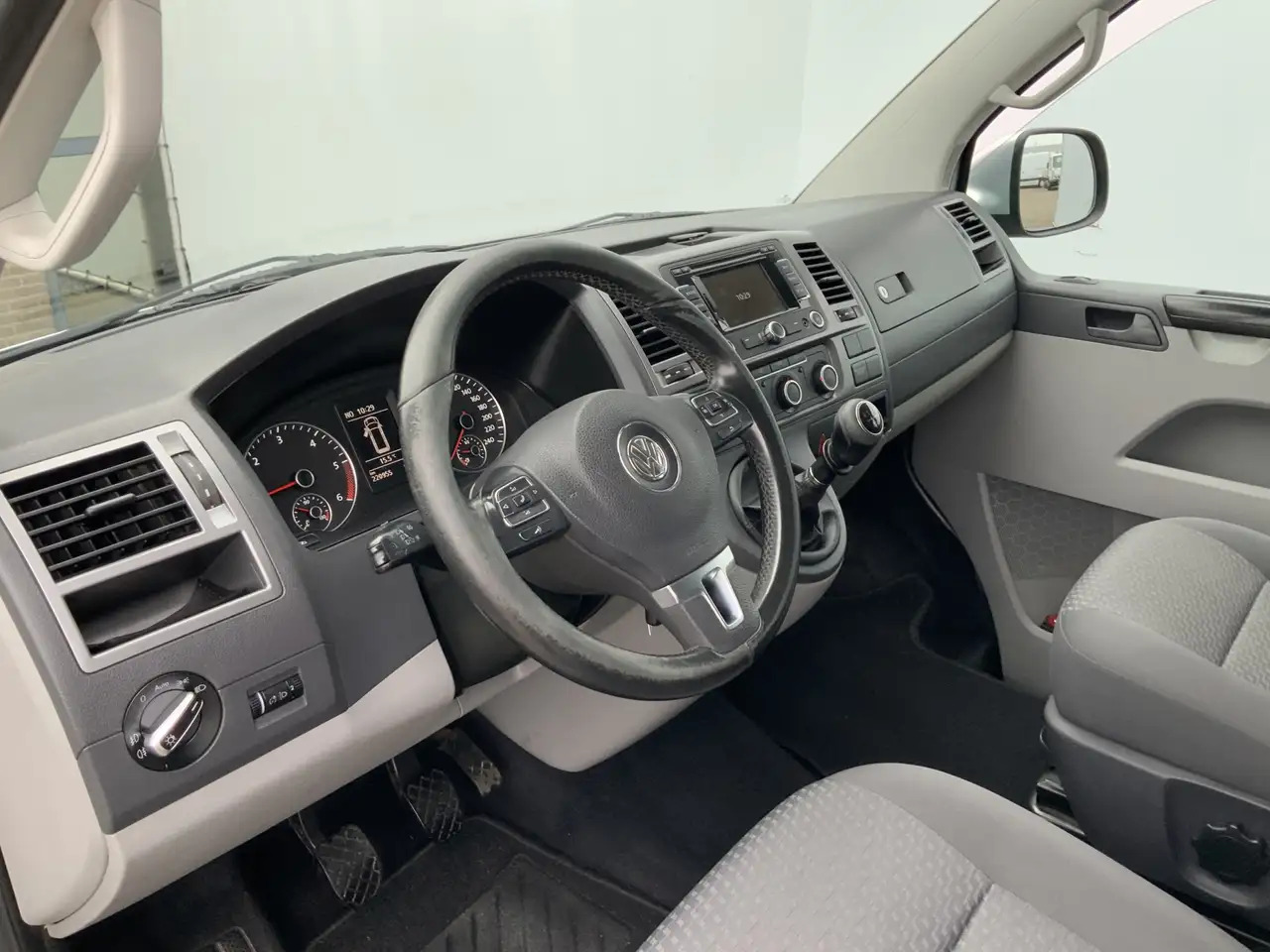 Volkswagen T5 Transporter MARGE 2.0 TDI L2H1 Dub Cab Airco Cruise Alu Velg S - Utilitaire double cabine: photos 5 Volkswagen T5 Transporter MARGE 2.0 TDI L2H1 Dub Cab Airco Cruise Alu Velg S - Utilitaire double cabine: photos 5