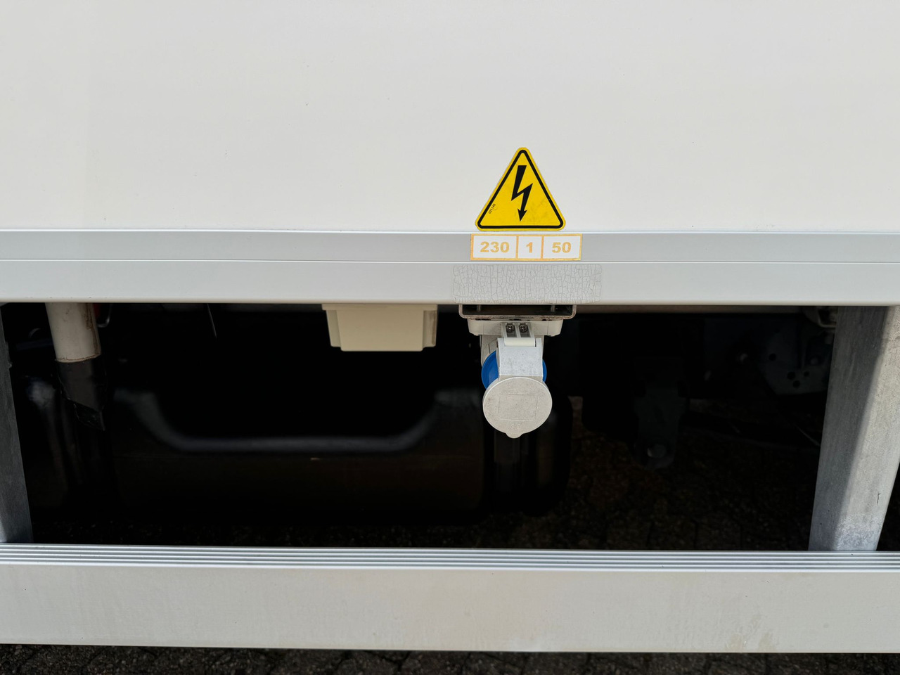 Utilitaire frigorifique IVECO Daily 35S14 Tiefkühlkoffer Carrier Pulsor 350 LBW EURO 6: photos 11