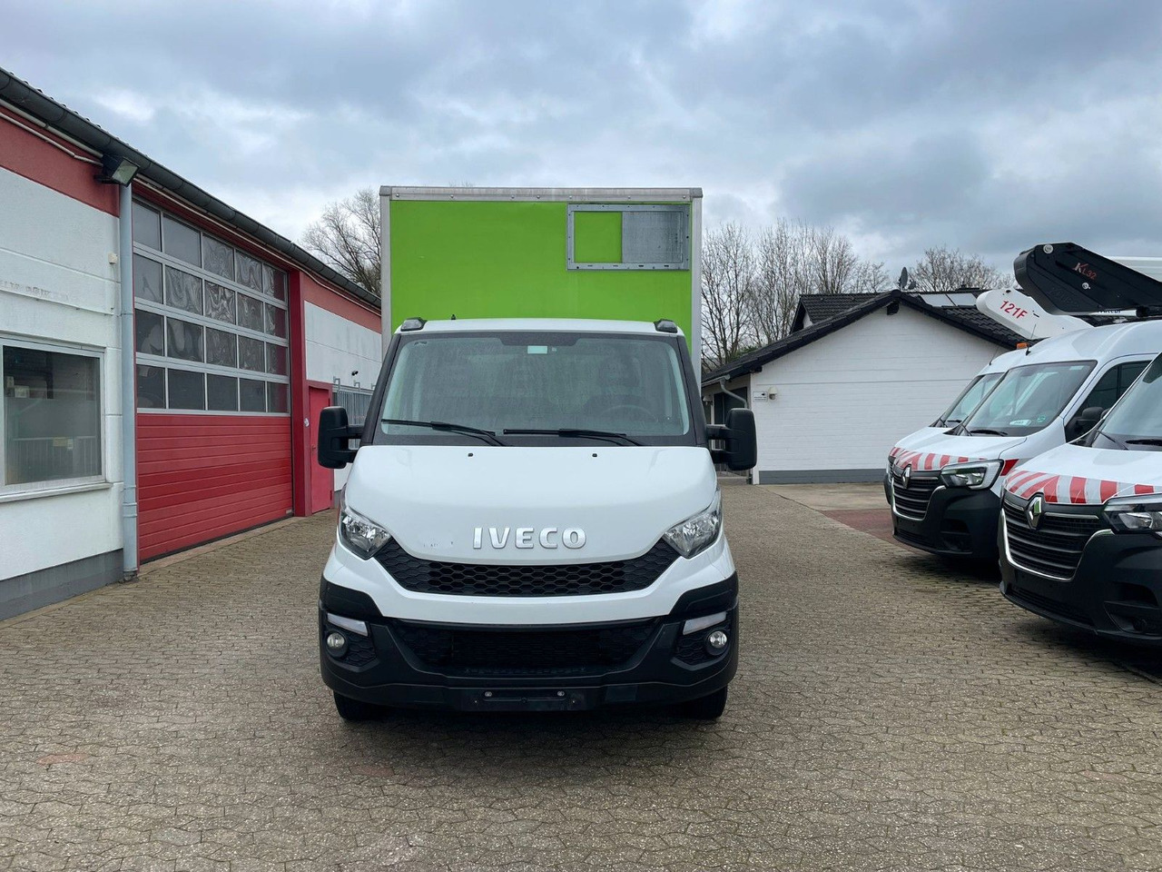 Iveco Daily 35C15 Koffer 4.2m Ladebordwand - Fourgon grand volume: photos 3 Iveco Daily 35C15 Koffer 4.2m Ladebordwand - Fourgon grand volume: photos 3