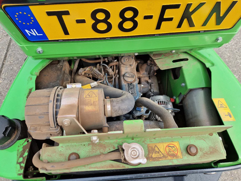 Avant M523 met 317 uur, in nieuwstaat!! - Chargeuse compacte sur chenilles: photos 5 Avant M523 met 317 uur, in nieuwstaat!! - Chargeuse compacte sur chenilles: photos 5