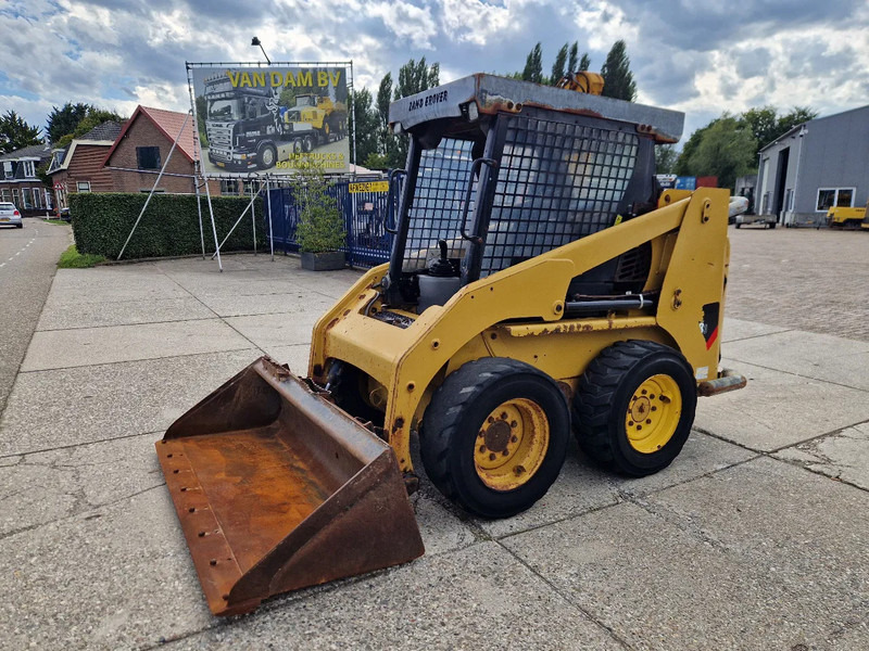 Mini chargeuse Caterpillar 216B3 schranklader met 1191 uur: photos 1