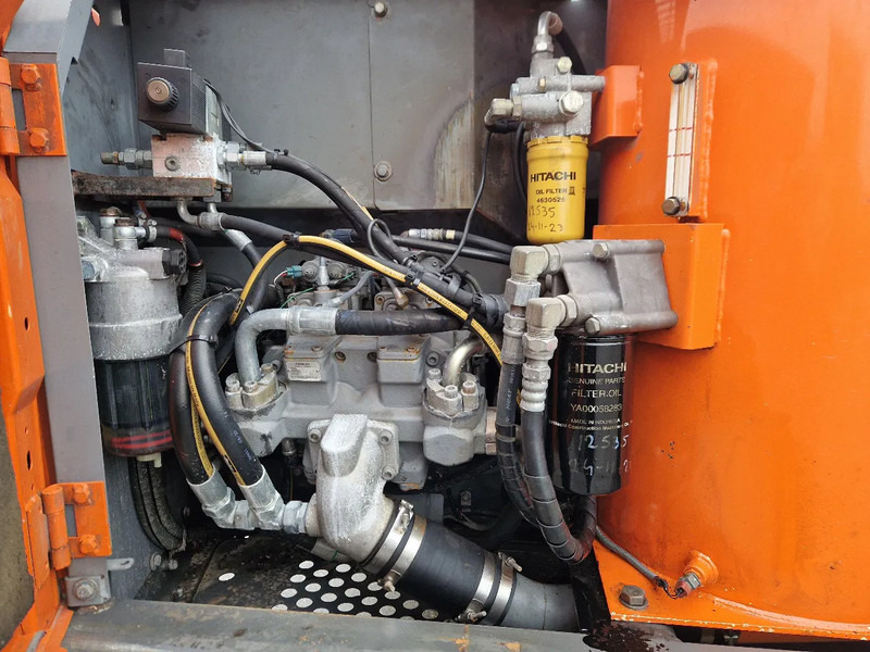 Hitachi ZX160LC-3 met zeer net rijwerk - Pelle sur chenille: photos 5 Hitachi ZX160LC-3 met zeer net rijwerk - Pelle sur chenille: photos 5