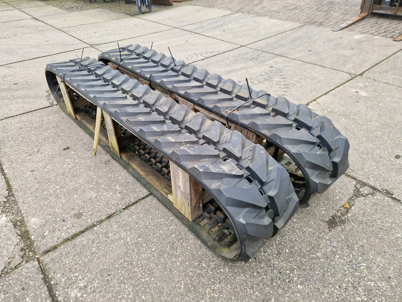 Komatsu nieuwe tracks t.b.v. PC75 tot PC88 - Chenille pour Camion: photos 2 Komatsu nieuwe tracks t.b.v. PC75 tot PC88 - Chenille pour Camion: photos 2