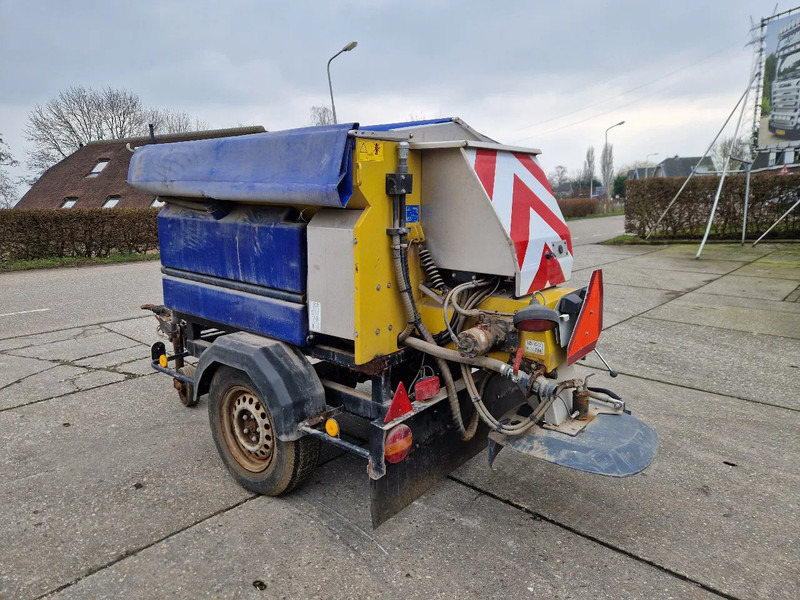 NIDO Stratos B08-15 nat zoutstrooier aanhanger - Epandeur de sable: photos 2 NIDO Stratos B08-15 nat zoutstrooier aanhanger - Epandeur de sable: photos 2