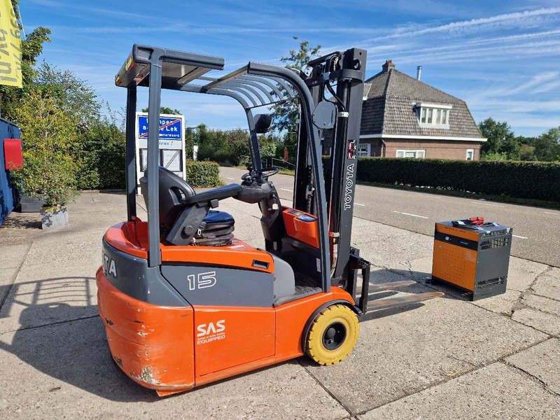 Toyota 1500 kg. elektrisch hefhoogte 5.00m. - Chariot élévateur électrique: photos 1 Toyota 1500 kg. elektrisch hefhoogte 5.00m. - Chariot élévateur électrique: photos 1