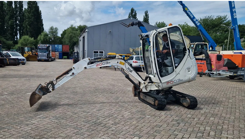 WACKER NEUSON 2003RD met nivelleersysteem - Mini pelle: photos 1 WACKER NEUSON 2003RD met nivelleersysteem - Mini pelle: photos 1
