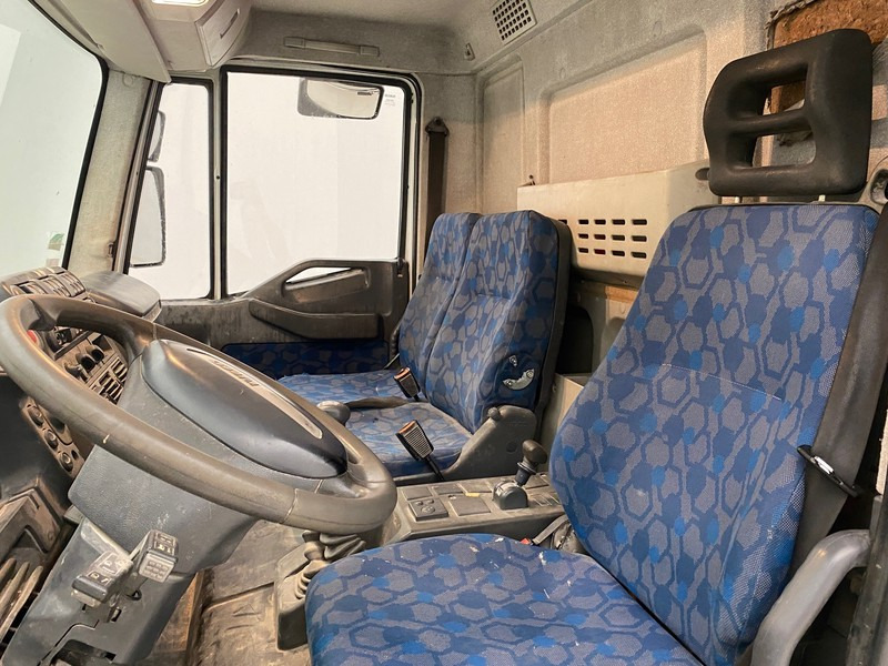 Camion fourgon Iveco 120E17: photos 11 Camion fourgon Iveco 120E17: photos 11
