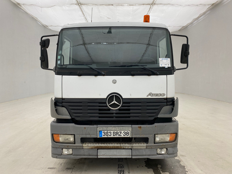 Mercedes-Benz Atego 1828 - Camion plateau, Camion grue: photos 2 Mercedes-Benz Atego 1828 - Camion plateau, Camion grue: photos 2