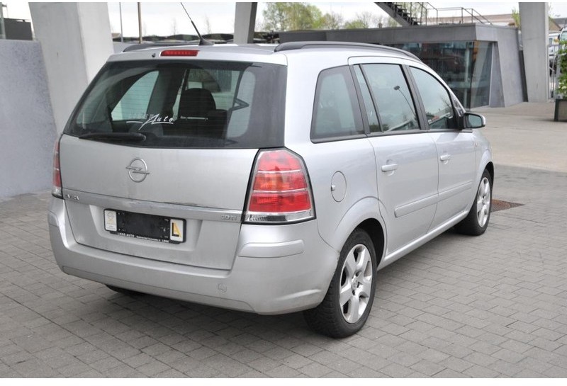 Opel Zafira - Voiture: photos 3 Opel Zafira - Voiture: photos 3