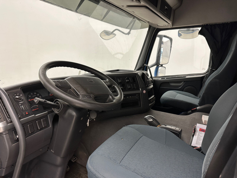 Volvo FM 370 + Renders Tautliner X-steering - Tracteur routier: photos 4 Volvo FM 370 + Renders Tautliner X-steering - Tracteur routier: photos 4