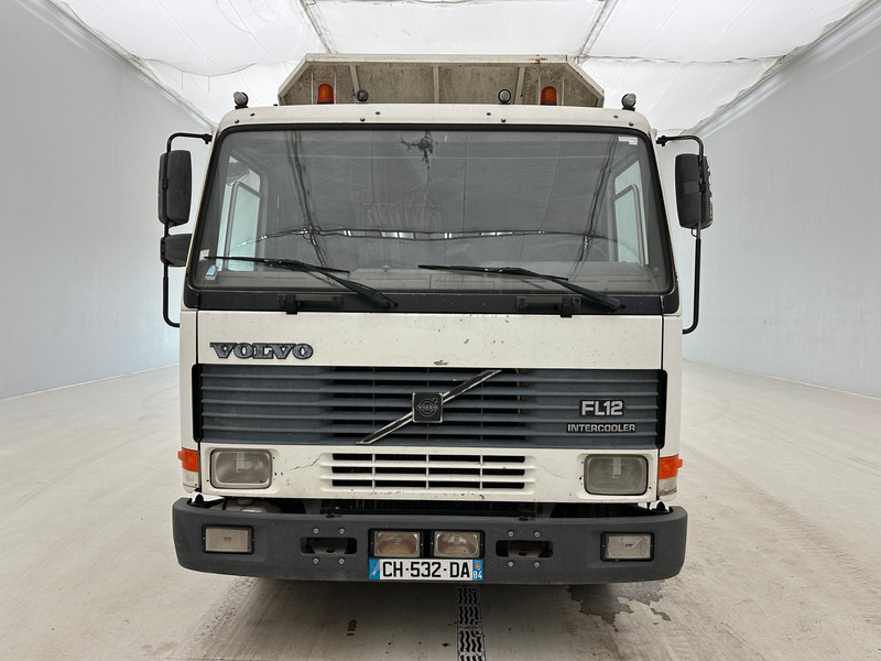 Volvo FL12.380 - Camion porte-voitures: photos 2 Volvo FL12.380 - Camion porte-voitures: photos 2