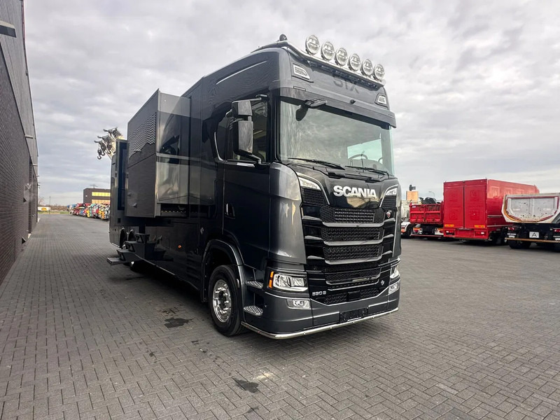 Scania 590S 6x2*4 STX 3x pop out - V8 - Demo/New - Full spec - - Camping-car: photos 5 Scania 590S 6x2*4 STX 3x pop out - V8 - Demo/New - Full spec - - Camping-car: photos 5