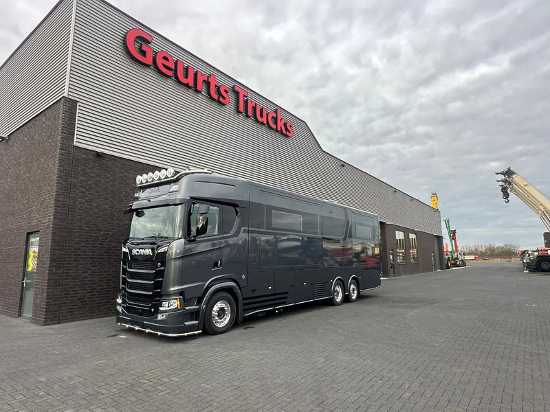 Scania 590S 6x2*4 STX 3x pop out - V8 - Demo/New - Full spec - - Camping-car: photos 3 Scania 590S 6x2*4 STX 3x pop out - V8 - Demo/New - Full spec - - Camping-car: photos 3