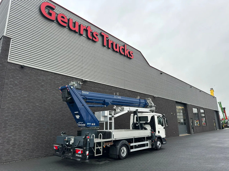 MAN TGL 7.190 4X2 BB BOCKER AK37/4000 + JIB MONTAGEKRAN/DACHDECKERKRAN/ROOFCRANE/KRAAN/KRAN/GRUA - Camion grue: photos 5 MAN TGL 7.190 4X2 BB BOCKER AK37/4000 + JIB MONTAGEKRAN/DACHDECKERKRAN/ROOFCRANE/KRAAN/KRAN/GRUA - Camion grue: photos 5