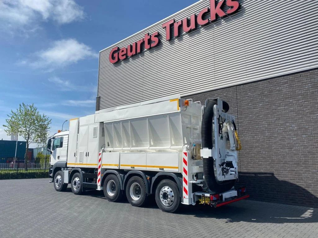 MAN TGS 35.440 10X4-6 BL TRIDEM RSP SAUGBAGGER/SUCTI - Camion hydrocureur: photos 3 MAN TGS 35.440 10X4-6 BL TRIDEM RSP SAUGBAGGER/SUCTI - Camion hydrocureur: photos 3
