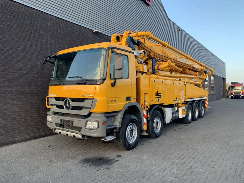 Mercedes-Benz Actros 5041 10X4 + SERMAC 6 RZ 56 METER CONCRETE PUMP - Camion pompe: photos 2 Mercedes-Benz Actros 5041 10X4 + SERMAC 6 RZ 56 METER CONCRETE PUMP - Camion pompe: photos 2