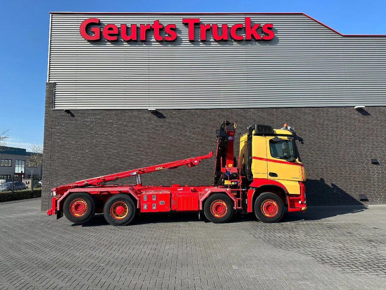 Mercedes-Benz Arocs 3253 L ENA 8X2/4 HMF2820 KRAAN / KRAN/ CRA - Camion ampliroll, Camion grue: photos 4 Mercedes-Benz Arocs 3253 L ENA 8X2/4 HMF2820 KRAAN / KRAN/ CRA - Camion ampliroll, Camion grue: photos 4
