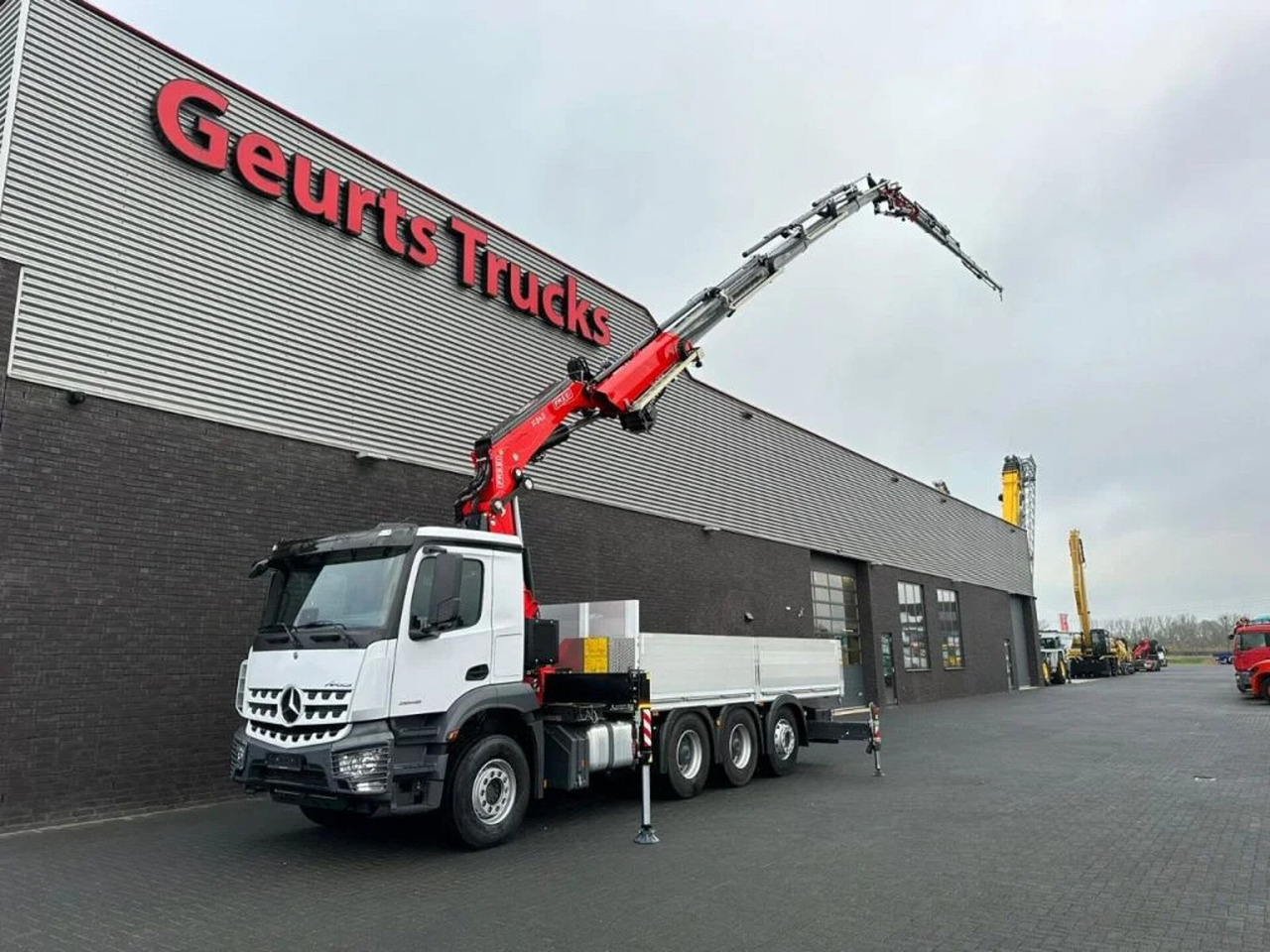 Mercedes-Benz Arocs 3646 L 8X4 + FASSI F545RA.2.26 XE-DYNAMIC - Camion grue: photos 2 Mercedes-Benz Arocs 3646 L 8X4 + FASSI F545RA.2.26 XE-DYNAMIC - Camion grue: photos 2