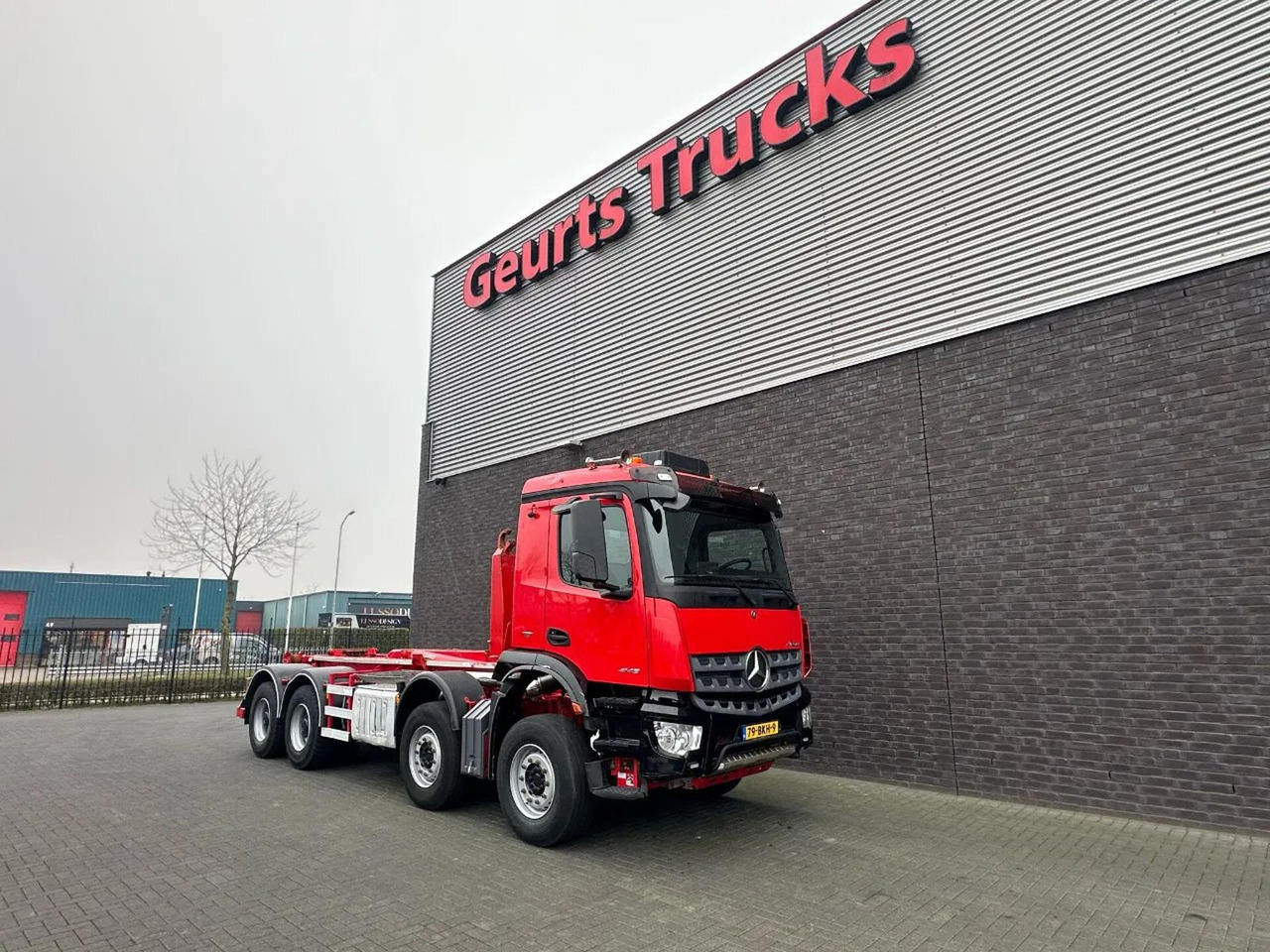 Mercedes-Benz Arocs 8X4 VDL S-30-6600 HAAKARMSYSTEEM/ABROLLKIP - Camion ampliroll: photos 5 Mercedes-Benz Arocs 8X4 VDL S-30-6600 HAAKARMSYSTEEM/ABROLLKIP - Camion ampliroll: photos 5