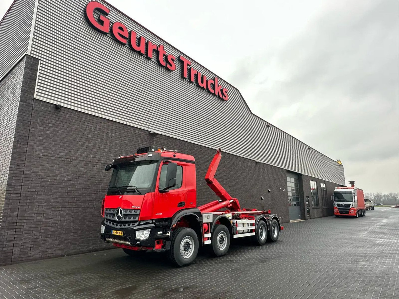 Mercedes-Benz Arocs 8X4 VDL S-30-6600 HAAKARMSYSTEEM/ABROLLKIP - Camion ampliroll: photos 2 Mercedes-Benz Arocs 8X4 VDL S-30-6600 HAAKARMSYSTEEM/ABROLLKIP - Camion ampliroll: photos 2