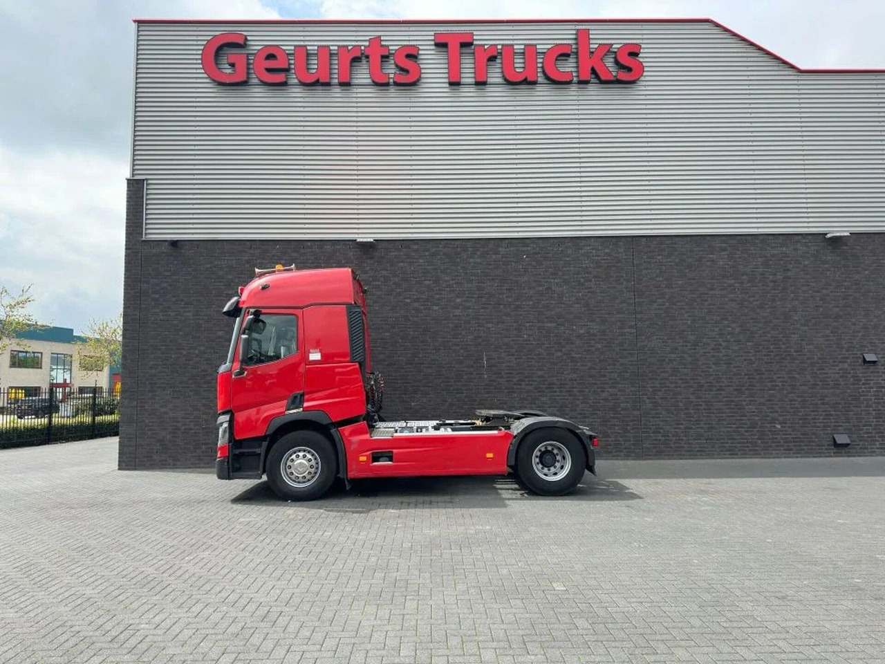 Renault T460 4X2 TREKKER/TRACTOR/SZM + KIPPER/TIPPER HYD - Tracteur routier: photos 1 Renault T460 4X2 TREKKER/TRACTOR/SZM + KIPPER/TIPPER HYD - Tracteur routier: photos 1
