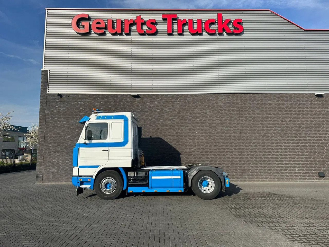 Scania R143-500 V8 H A4X2L 500PK TREKKER / SATTELZUG / - Tracteur routier: photos 1 Scania R143-500 V8 H A4X2L 500PK TREKKER / SATTELZUG / - Tracteur routier: photos 1