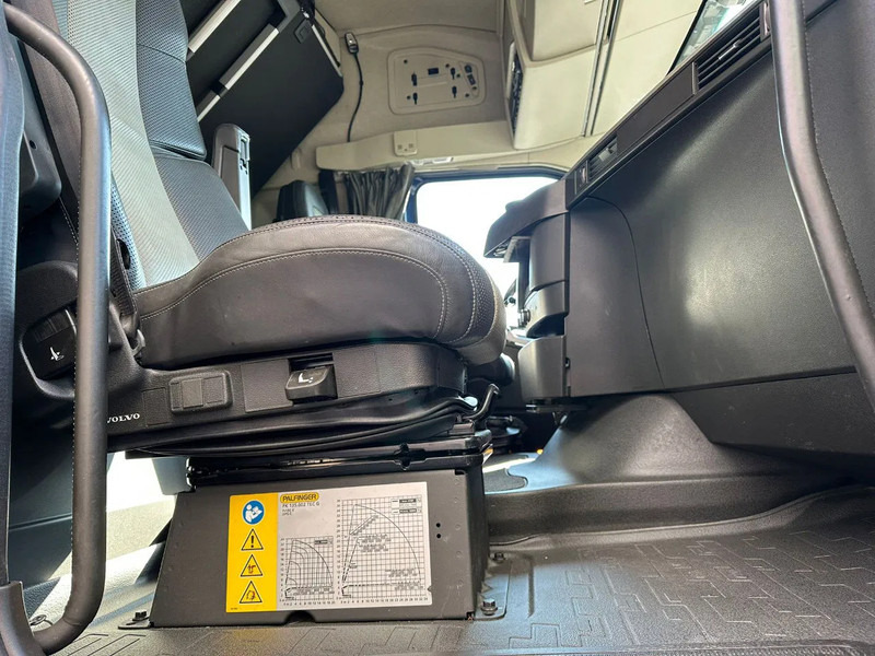 Tracteur routier Volvo FH 540 8X4 TREKKER / BAKWAGEN MET PALFINGER PK135.002 TEC7 + JIB PJ190 KRAAN / KRAN / CRANE / GRUA: photos 17 Tracteur routier Volvo FH 540 8X4 TREKKER / BAKWAGEN MET PALFINGER PK135.002 TEC7 + JIB PJ190 KRAAN / KRAN / CRANE / GRUA: photos 17