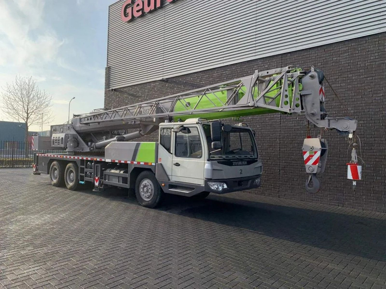 Zoomlion QY25V51.5 25 TONS CRANE/KRAN/GRUA/KRAAN - Grue à tour: photos 5 Zoomlion QY25V51.5 25 TONS CRANE/KRAN/GRUA/KRAAN - Grue à tour: photos 5