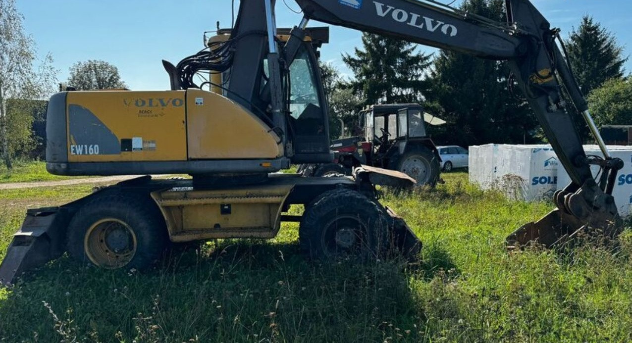 Volvo EW160 - Pelle sur pneus: photos 1 Volvo EW160 - Pelle sur pneus: photos 1