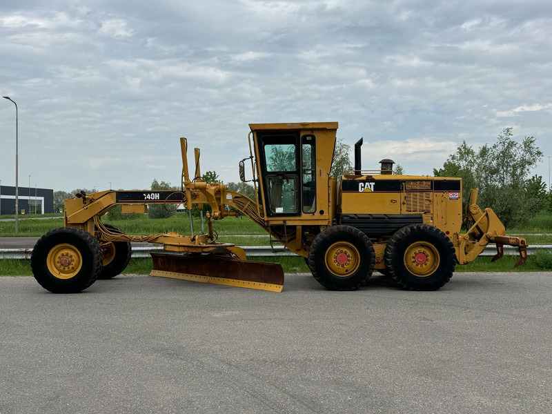 Caterpillar 140H - Niveleuse: photos 1 Caterpillar 140H - Niveleuse: photos 1