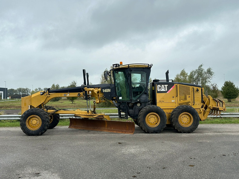 Caterpillar 140M Ripper + Pushblock - Niveleuse: photos 1 Caterpillar 140M Ripper + Pushblock - Niveleuse: photos 1