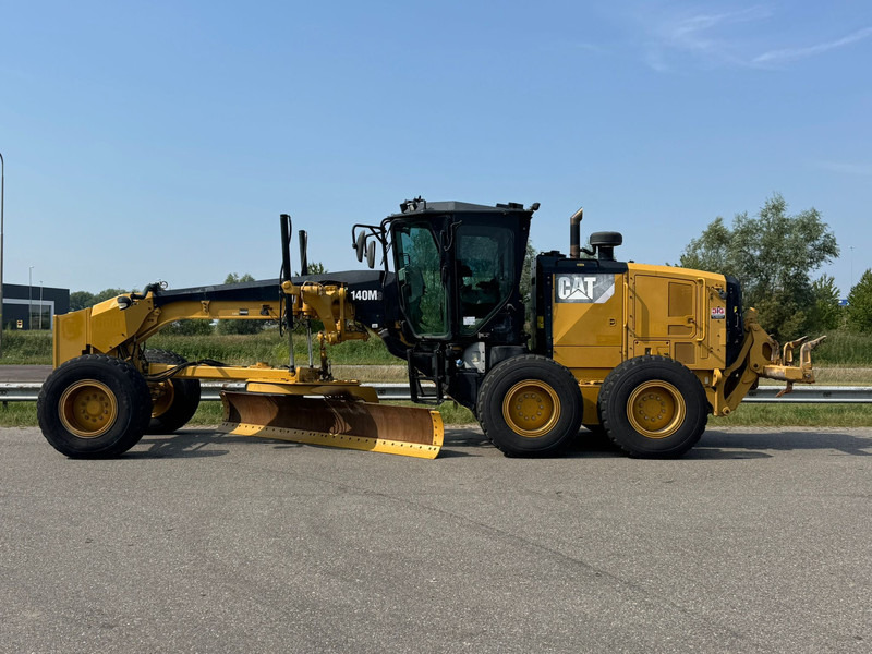 Caterpillar 140M3 - Niveleuse: photos 1 Caterpillar 140M3 - Niveleuse: photos 1