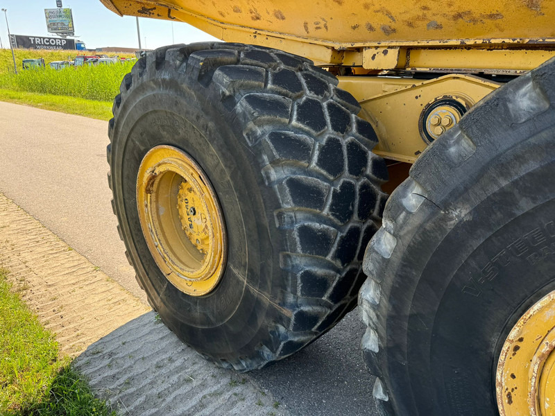 Tombereau articulé Caterpillar 740B: photos 12