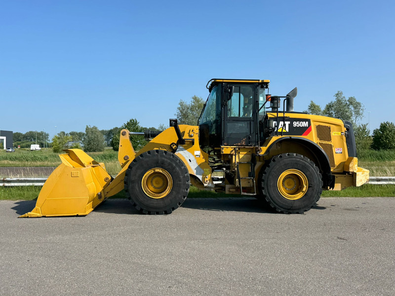 Caterpillar 950M - Chargeuse sur pneus: photos 1 Caterpillar 950M - Chargeuse sur pneus: photos 1