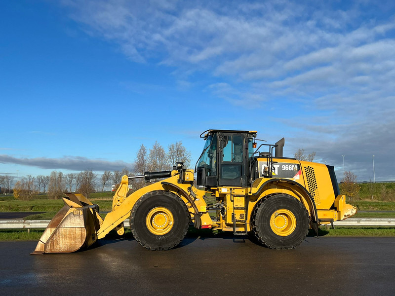 Caterpillar 966M - 3th function - Chargeuse sur pneus: photos 1 Caterpillar 966M - 3th function - Chargeuse sur pneus: photos 1