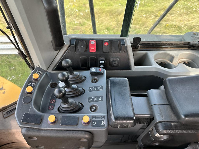 Chargeuse sur pneus Caterpillar 966M | 3th function: photos 19