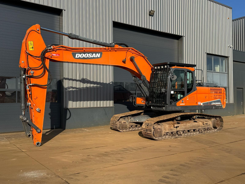 Doosan DX255NLC-5 - Pelle sur chenille: photos 3 Doosan DX255NLC-5 - Pelle sur chenille: photos 3
