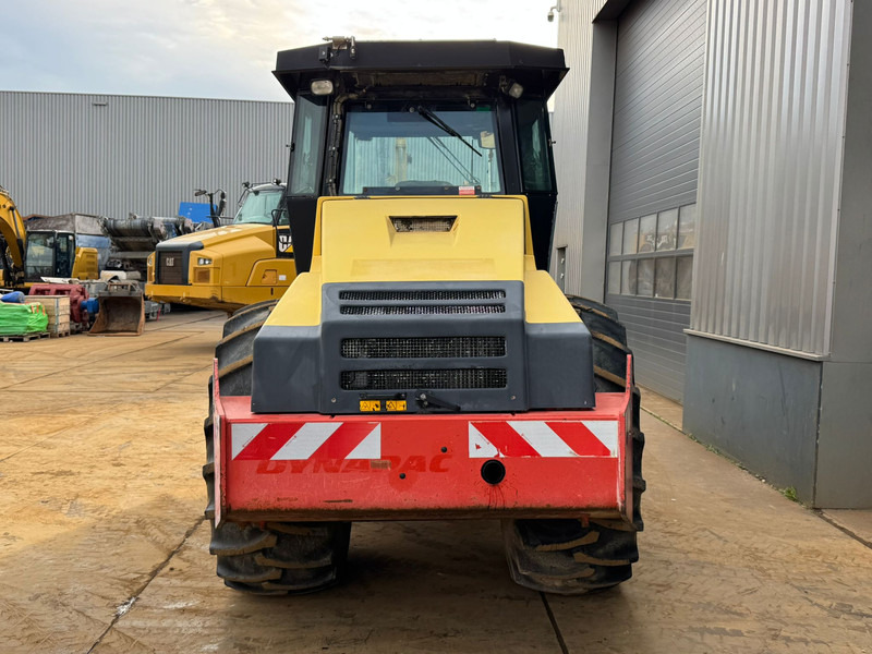 Dynapac CA302 PD - Compacteur: photos 4 Dynapac CA302 PD - Compacteur: photos 4
