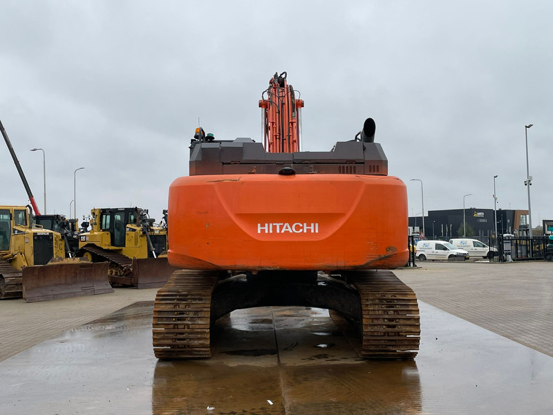 Hitachi ZX300LC-6 - Pelle sur chenille: photos 4 Hitachi ZX300LC-6 - Pelle sur chenille: photos 4