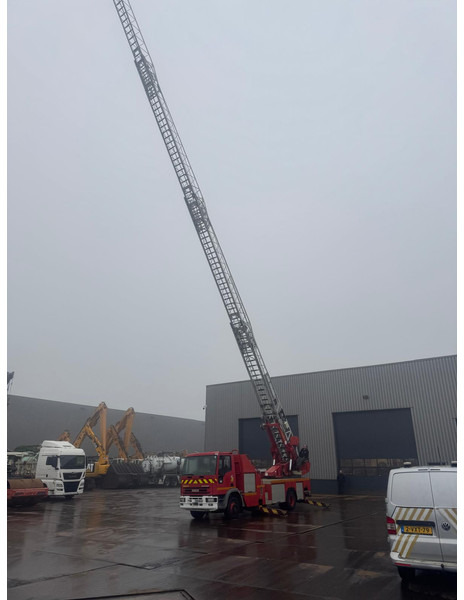 Iveco 130E23 4x2 Firetruck - Camion de pompier: photos 2 Iveco 130E23 4x2 Firetruck - Camion de pompier: photos 2