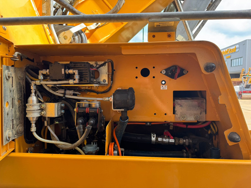 Pelle sur chenille Liebherr R946 LC Hydraulic excavator: photos 17