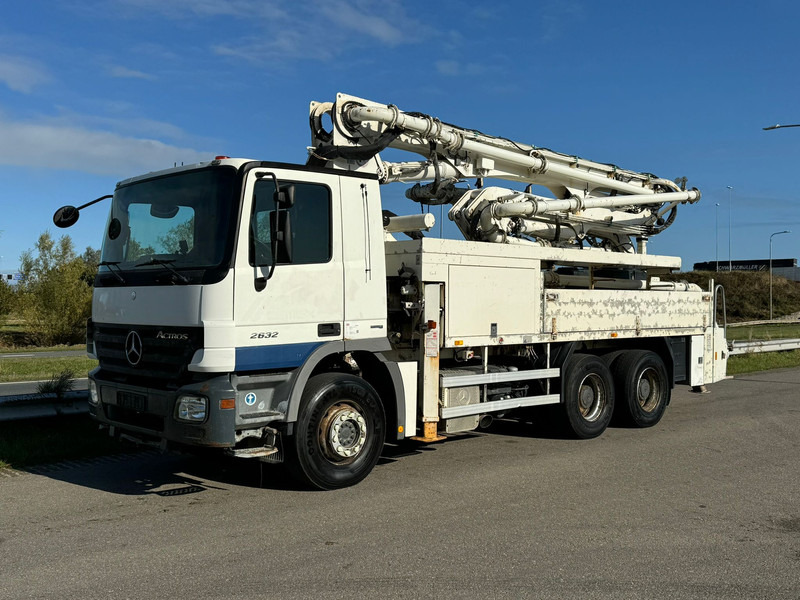 MERCEDESBENZ Actros 2632 6x4 with Putzmeister BSF 24-4 11 24m concrete pump - Camion pompe: photos 1 MERCEDESBENZ Actros 2632 6x4 with Putzmeister BSF 24-4 11 24m concrete pump - Camion pompe: photos 1