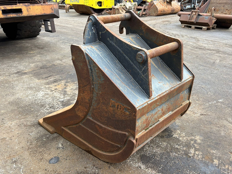 PMC S70 DGB223 1200L 1200mm Bucket - Godet: photos 3 PMC S70 DGB223 1200L 1200mm Bucket - Godet: photos 3