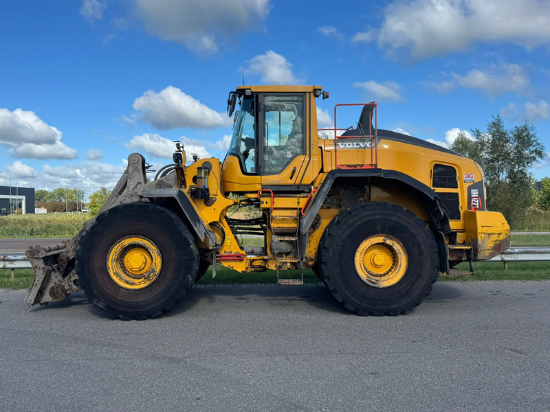 Volvo L220H - Chargeuse sur pneus: photos 1 Volvo L220H - Chargeuse sur pneus: photos 1