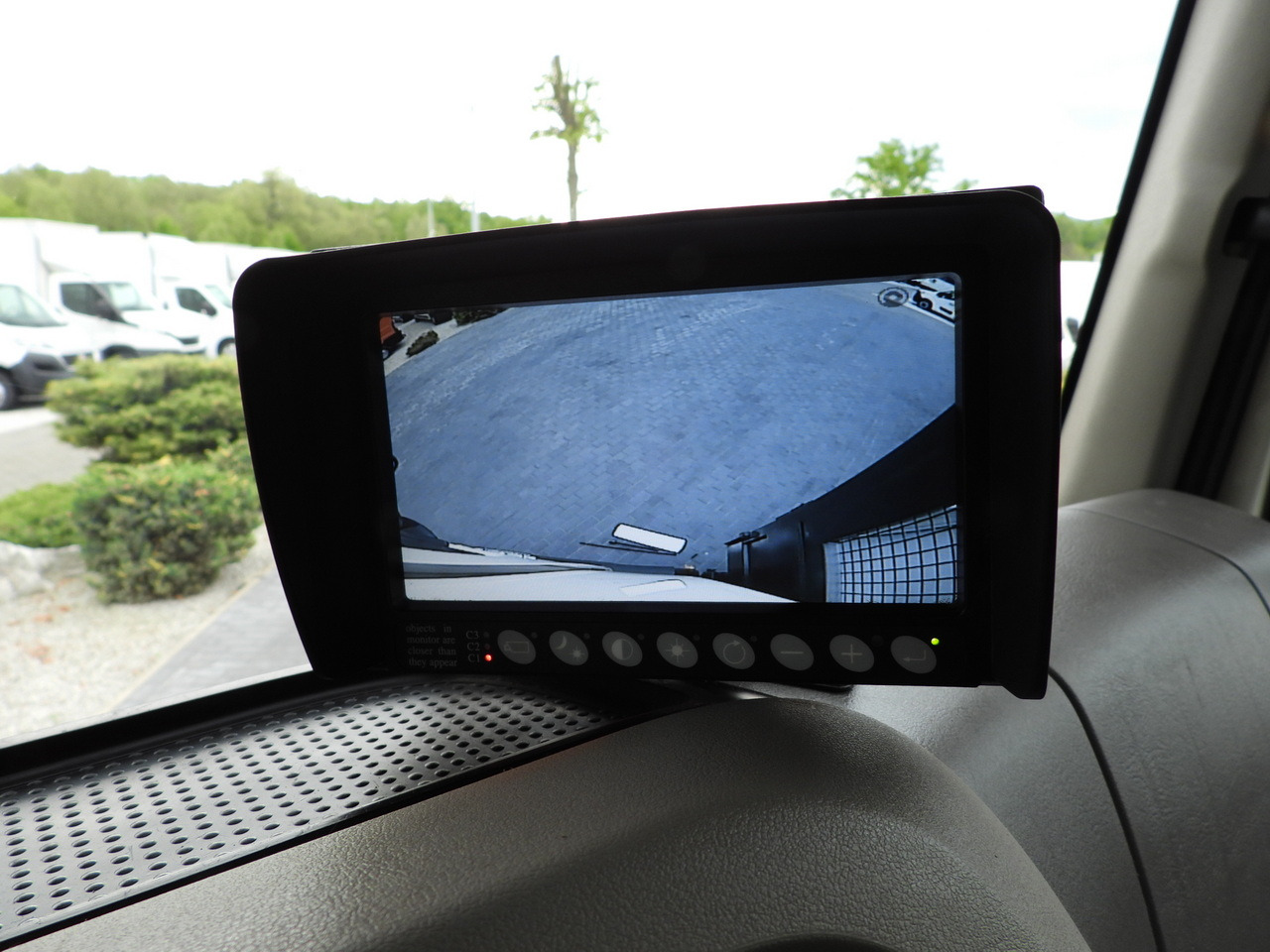 Camion benne DAF LF 180 THREE-WAY TIPPER CRUISE CONTROL LED LIGHTS AUTOMATIC TRANSMISSION TWIN WHEELS AIR CONDITIONING 180HP: photos 45 Camion benne DAF LF 180 THREE-WAY TIPPER CRUISE CONTROL LED LIGHTS AUTOMATIC TRANSMISSION TWIN WHEELS AIR CONDITIONING 180HP: photos 45