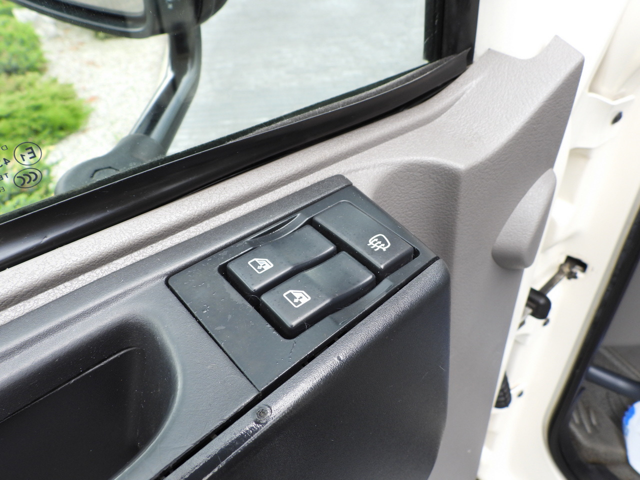 Camion benne DAF LF 180 THREE-WAY TIPPER CRUISE CONTROL LED LIGHTS AUTOMATIC TRANSMISSION TWIN WHEELS AIR CONDITIONING 180HP: photos 33 Camion benne DAF LF 180 THREE-WAY TIPPER CRUISE CONTROL LED LIGHTS AUTOMATIC TRANSMISSION TWIN WHEELS AIR CONDITIONING 180HP: photos 33