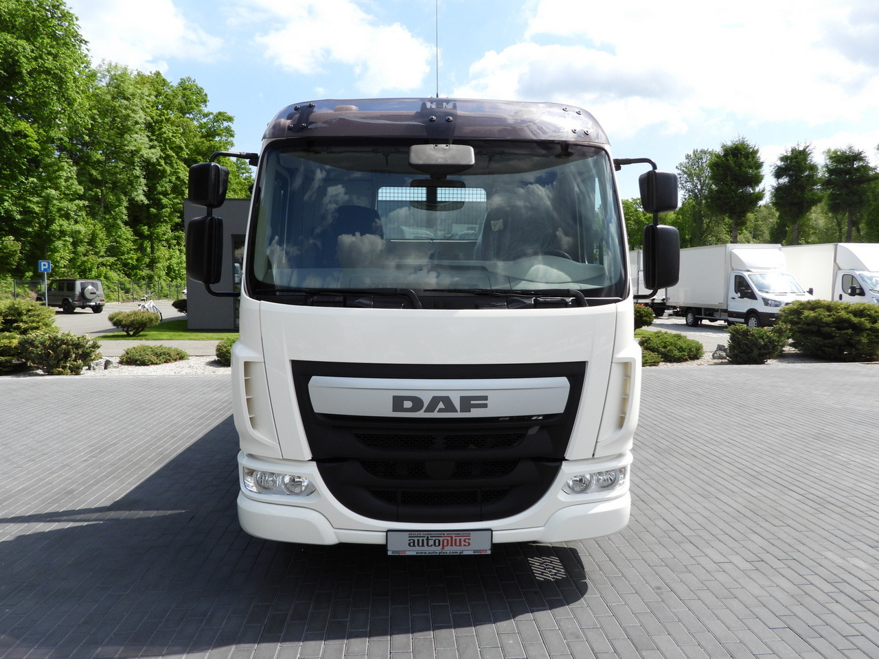 Camion benne DAF LF 180 THREE-WAY TIPPER CRUISE CONTROL LED LIGHTS AUTOMATIC TRANSMISSION TWIN WHEELS AIR CONDITIONING 180HP: photos 5 Camion benne DAF LF 180 THREE-WAY TIPPER CRUISE CONTROL LED LIGHTS AUTOMATIC TRANSMISSION TWIN WHEELS AIR CONDITIONING 180HP: photos 5